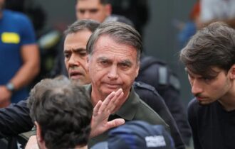 bolsonaro-passa-por-audiencia-