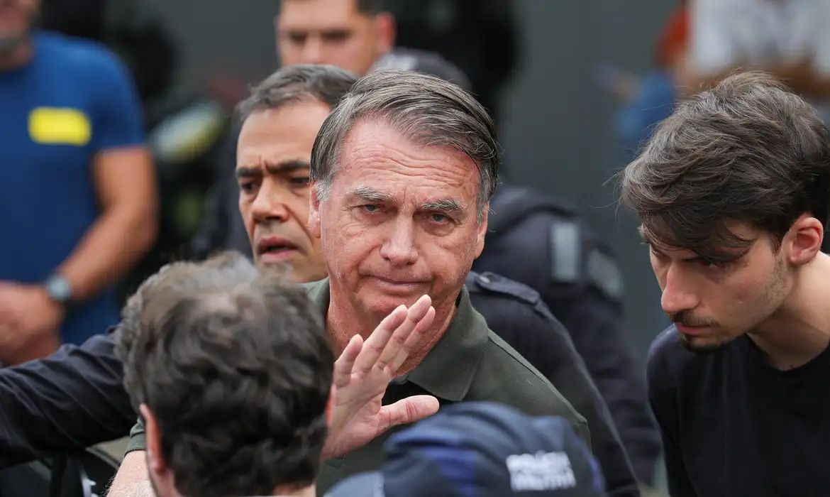 bolsonaro-passa-por-audiencia-