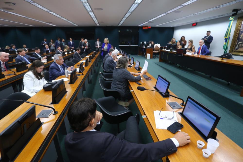 ccj-da-camara-aprova-medida-qu