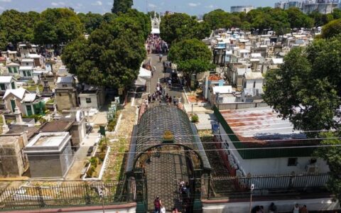 cemiterios-de-manaus-recebem-7