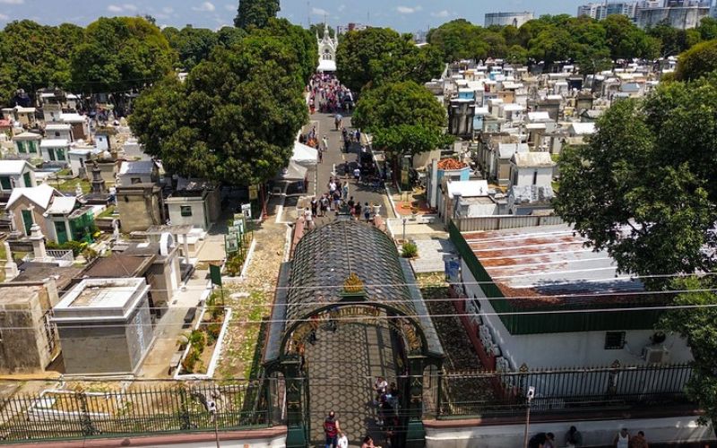 cemiterios-de-manaus-recebem-7