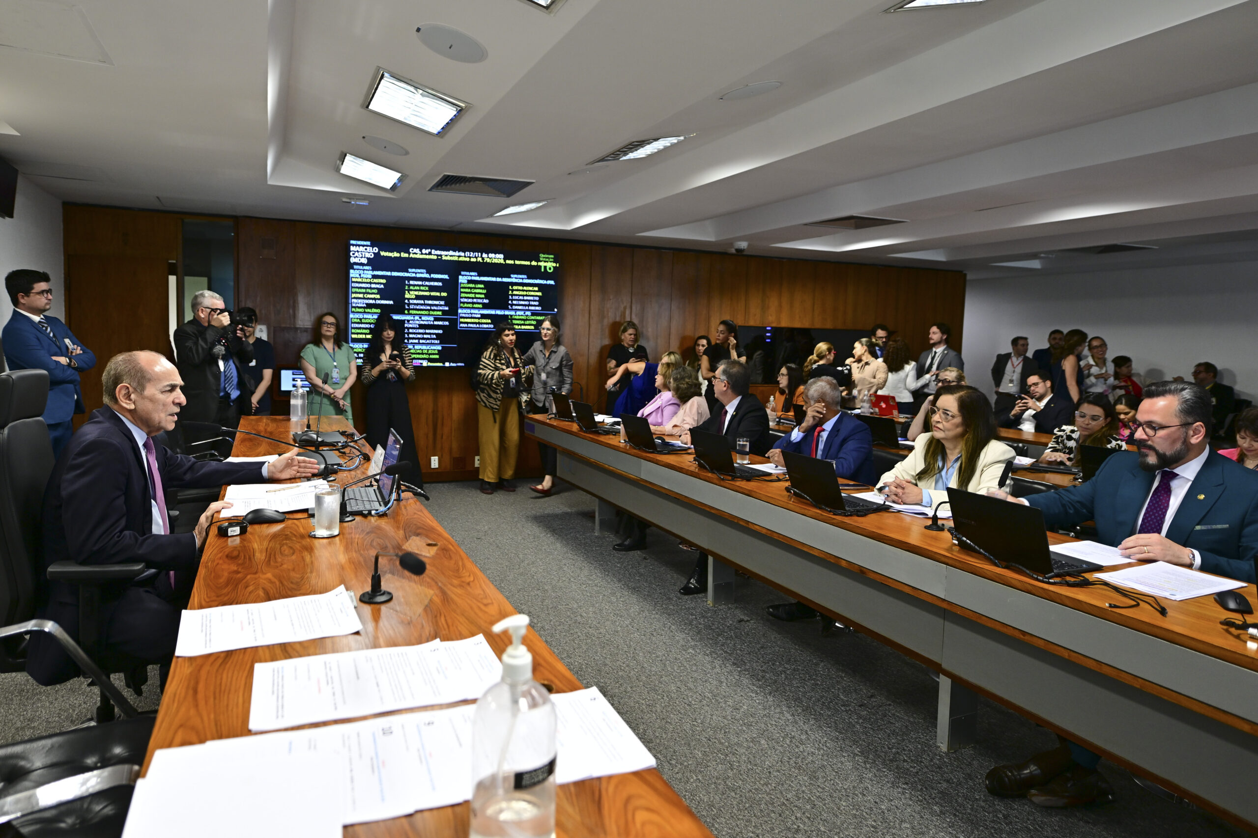 comissao-do-senado-aprova-prog