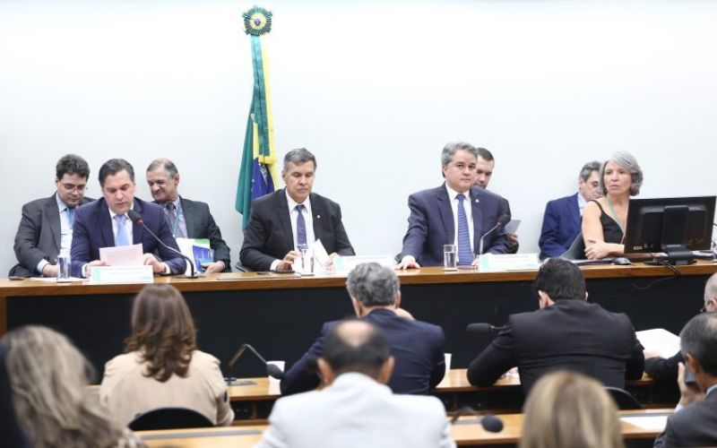 comissoes-aprovam-emendas-ao-o