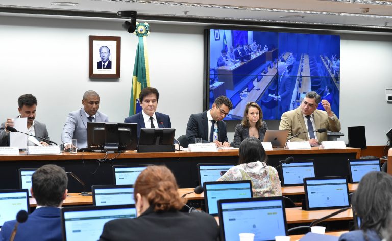 deputados-criticam-preco-das-p