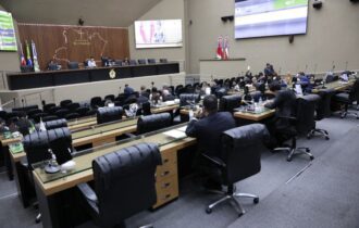 deputados-sobem-o-tom-e-redese