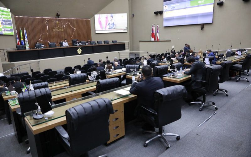 deputados-sobem-o-tom-e-redese
