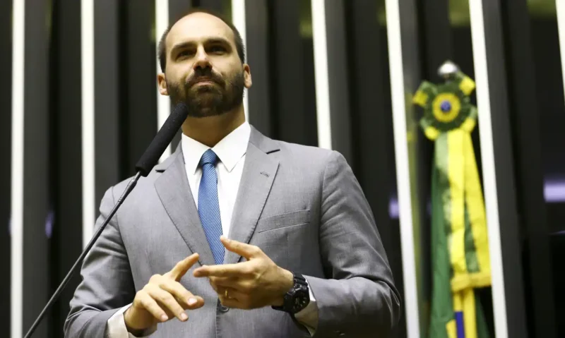 eduardo-bolsonaro-dpu-defende-