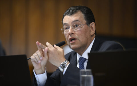 eduardo-braga-mantem-vantagem-
