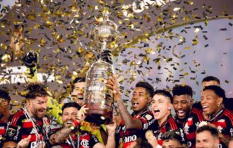 flamengo-vence-palmeiras-e-vir