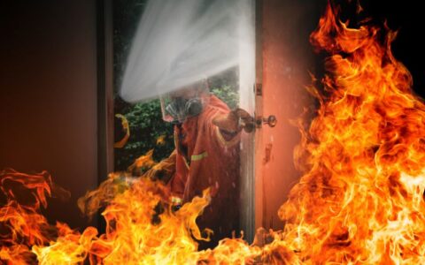 incendio-em-deposito-de-perfum
