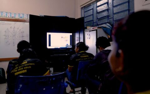 internet-chega-a-escola-de-sao