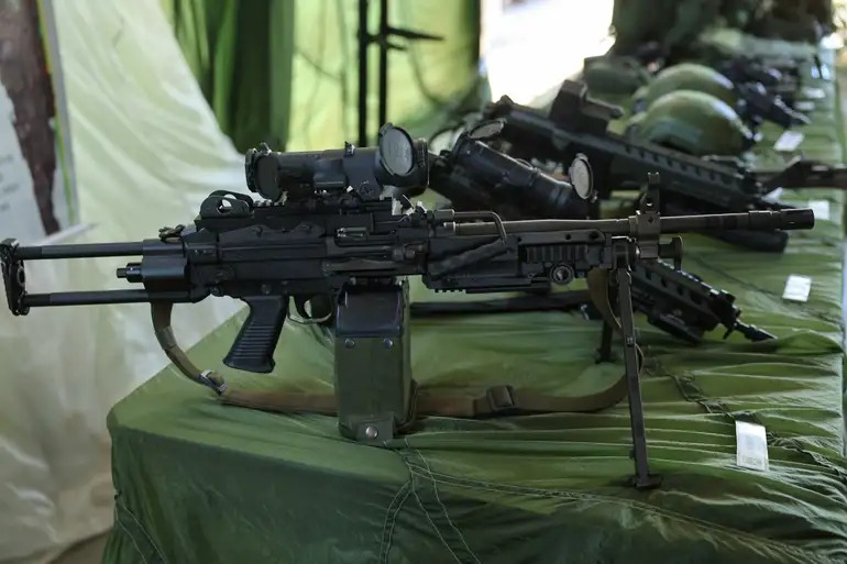 lei-rouanet-obra-sobre-armas-a