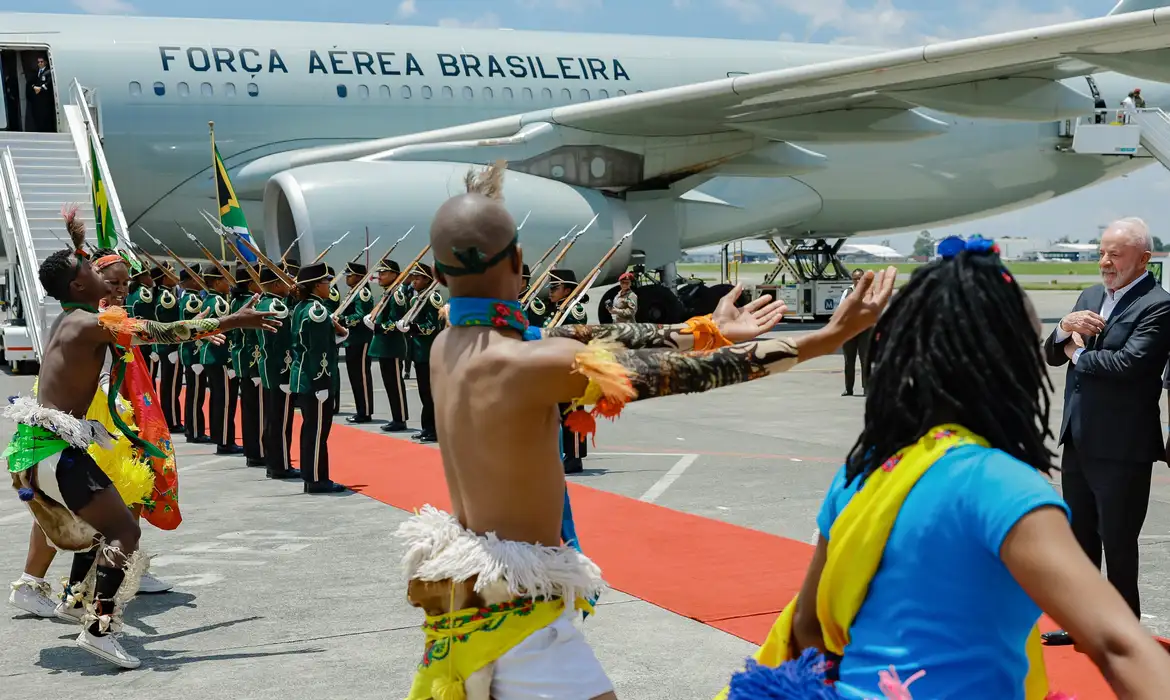 lula-desembarca-na-africa-do-s