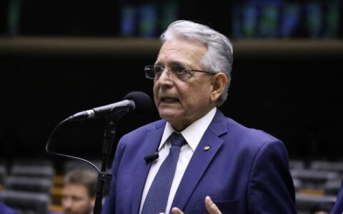 mais-um-deputado-retorna-a-cam