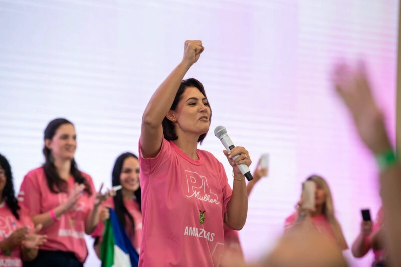 michelle-oscila-entre-projeto-