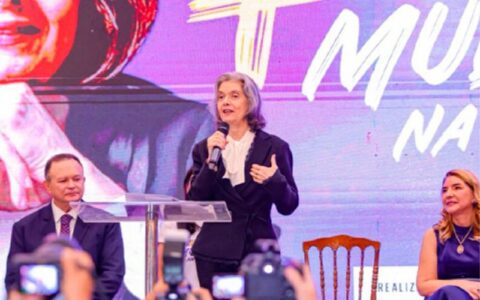 ministra-carmen-lucia-lamenta-