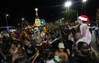 ponta-negra-recebe-parada-de-n