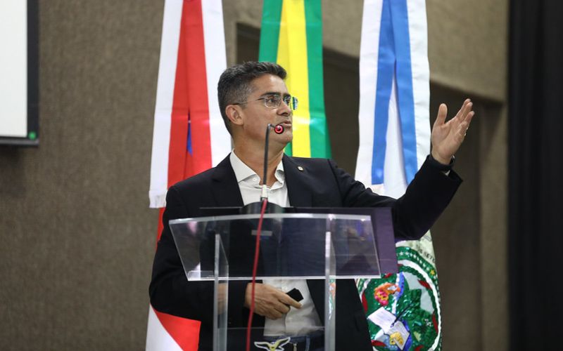 prefeito-de-manaus-contesta-mo