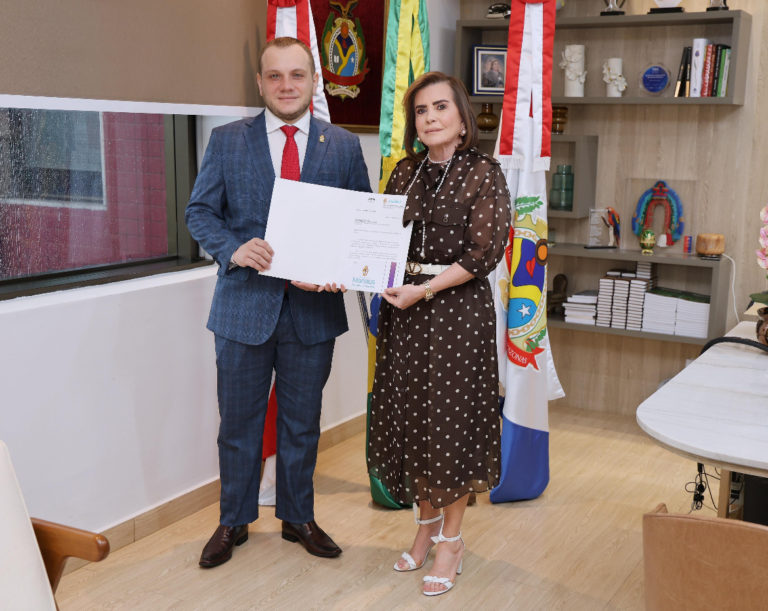 presidente-do-tce-am-e-homenag