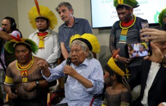 raoni-confronta-lula-e-petrobr