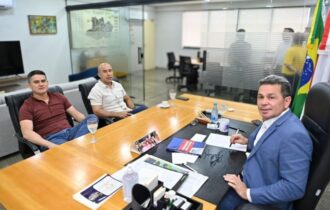 tadeu-de-souza-recebe-david-al