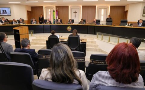 tce-am-multa-ex-prefeito-apos-