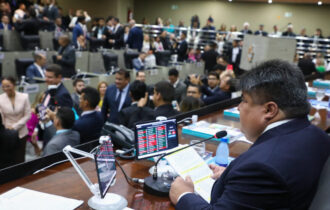 vereadores-de-manaus-recebem-m