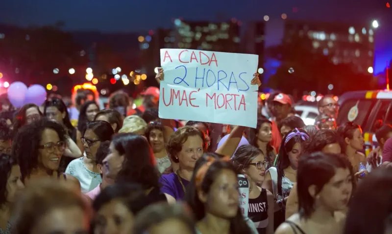 violencia-atinge-840-milhoes-d