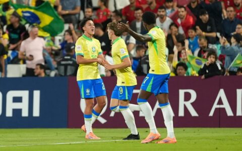 Gol no último minuto leva Brasil à semi do Mundial Sub-17