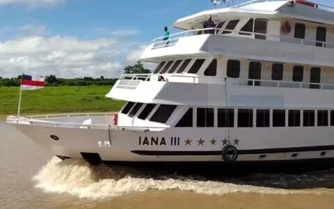 barco-alugado-em-manaus-para-h