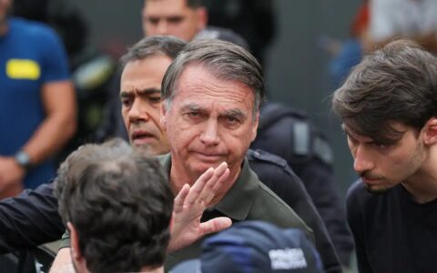 bolsonaro-passa-por-audiencia-