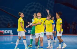 brasil-goleia-italia-e-esta-na