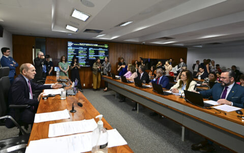 comissao-do-senado-aprova-prog