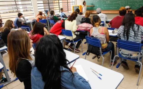 entre-recreios-e-impostos-prof