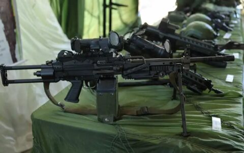 lei-rouanet-obra-sobre-armas-a