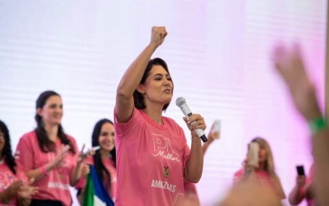 michelle-oscila-entre-projeto-