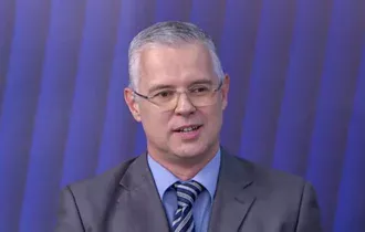 para-historiador-acao-contra-m