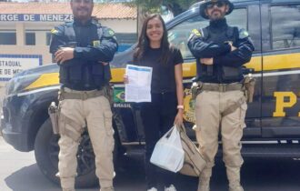 prf-auxilia-estudante-a-chegar
