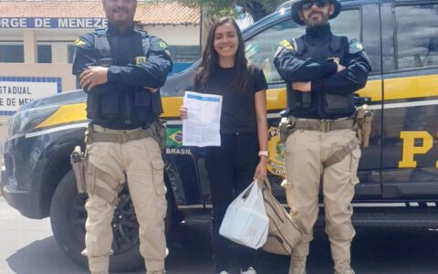 prf-auxilia-estudante-a-chegar