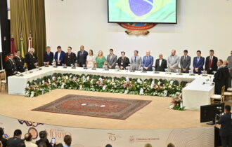 tce-am-concede-colar-do-merito