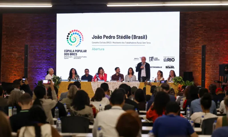 1a-cupula-popular-do-brics-reu