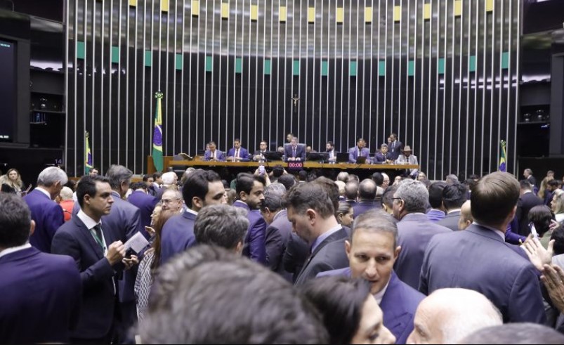 comissao-aprova-piso-de-r-55-m