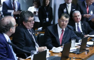 comissao-do-senado-aprova-taxa
