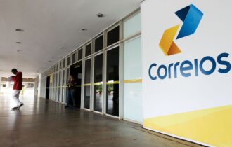 correios-preveem-fechar-mil-ag