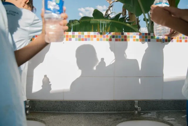 escolas-sem-agua-potavel-ainda