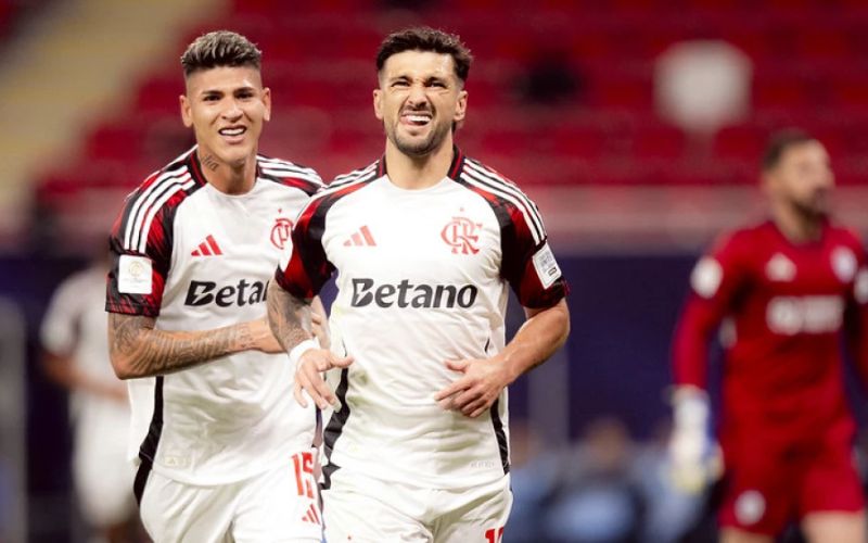 flamengo-bate-o-cruz-azul-e-co