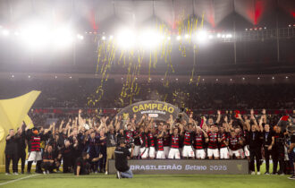flamengo-derrota-ceara-e-coroa