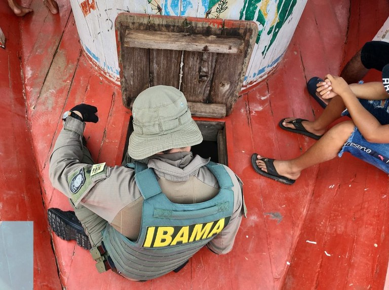 ibama-fiscaliza-transporte-aqu