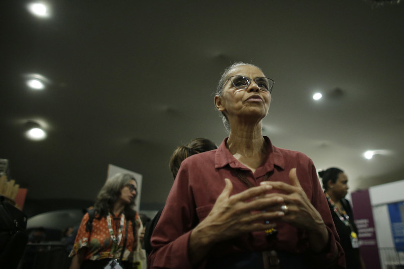 marina-silva-sofre-fratura-em-