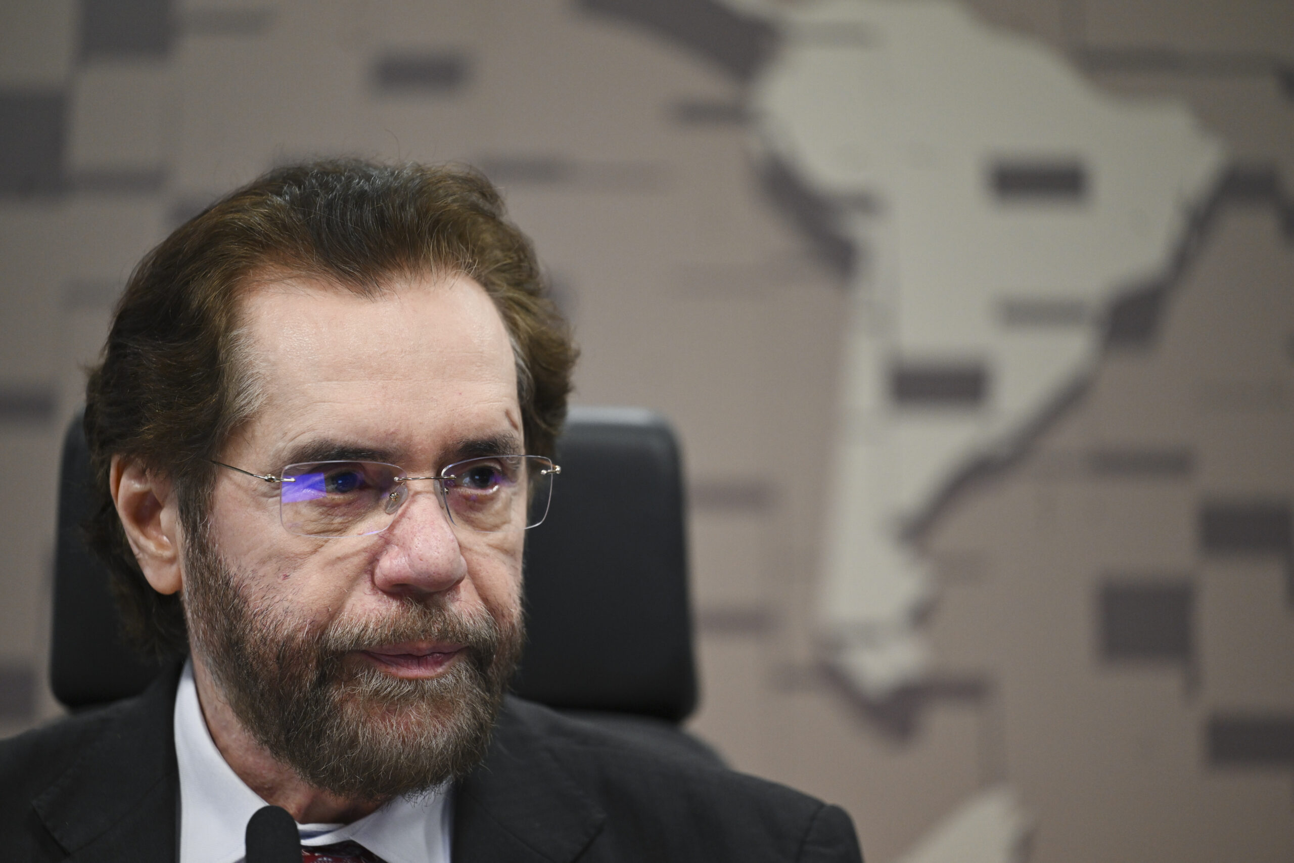 messias-vira-centro-da-crise-e